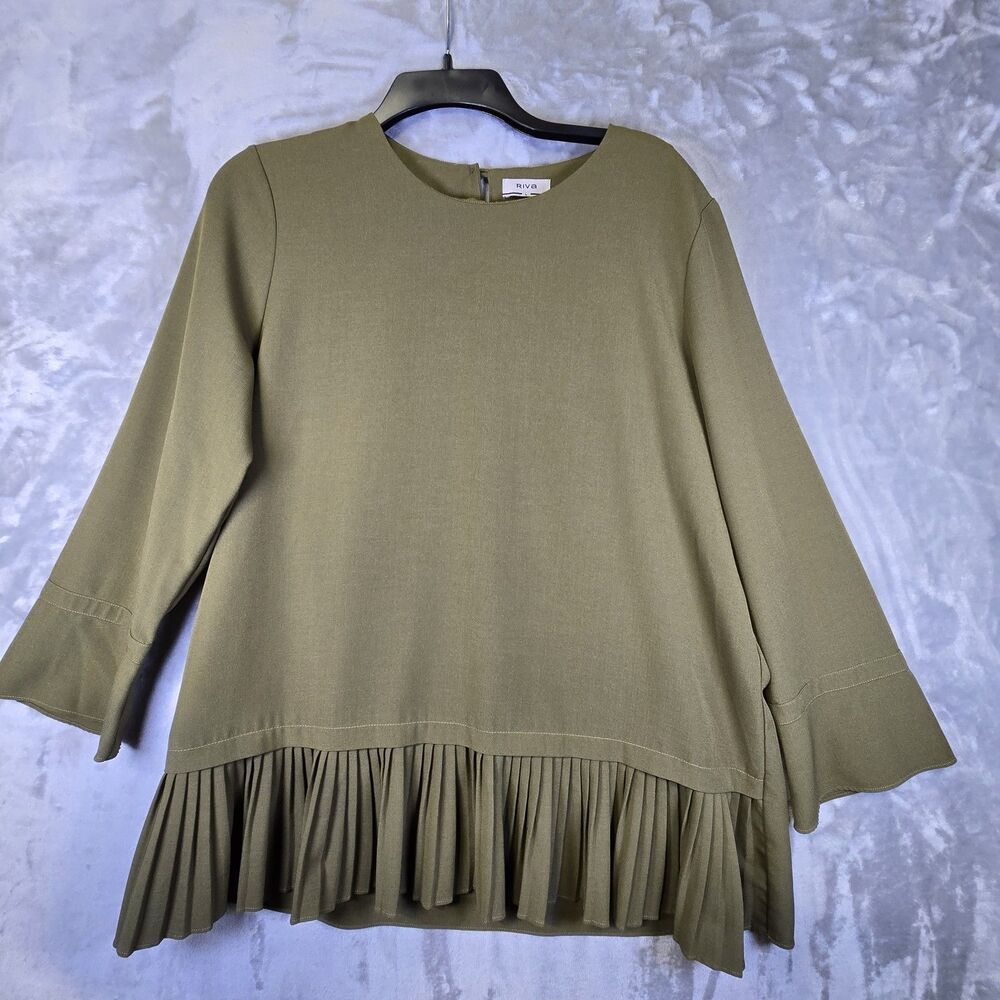 Riva Womens Blouse Large Olive Green Pleated Ruffled Hem *2 small spots on back